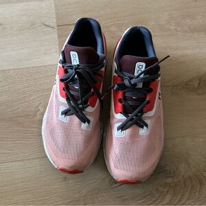 ON Cloudstratus 2 in Rose/Red
Size: 38 1/2 - 7.5 US size